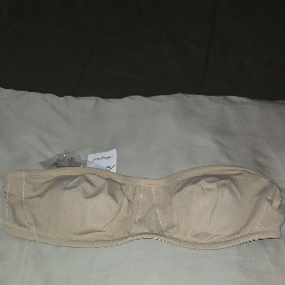 NWT Seamless Strapless Bra - Tan
